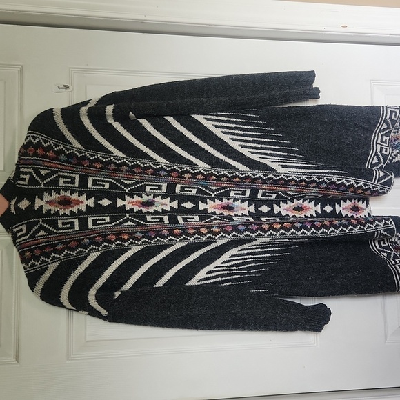 Model France Gorgeous Tribal Pattern Style Cardigan Size  M/L - Picture 10 of 10
